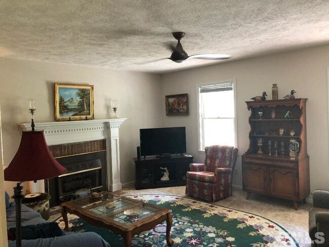 Foto del edificio - 233 Timberlane Dr