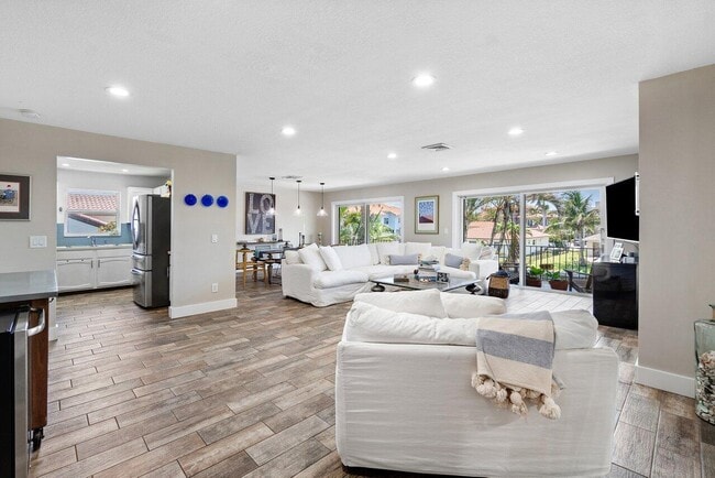 Building Photo - 4316 S Ocean Blvd