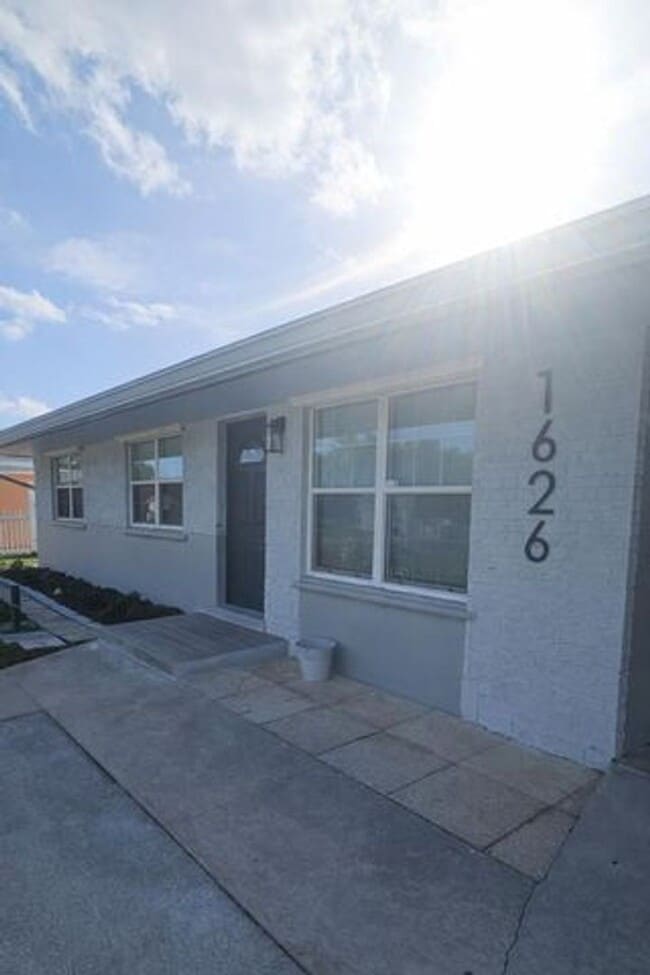 Building Photo - 1626 43rd St