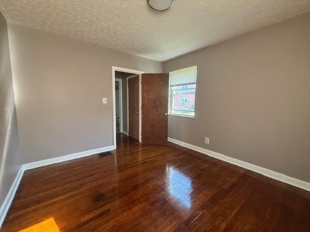 Foto del edificio - 233 N James Rd