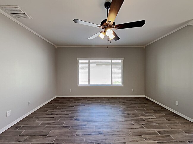 Building Photo - 16704 W Tether Trl