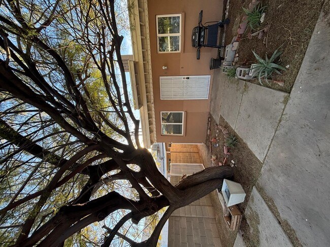 Foto del edificio - 809 N 9th Ave