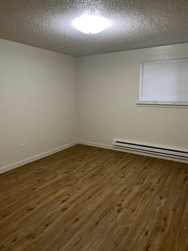 Foto del edificio - Meeker Creek Tri-Plex