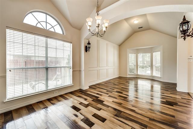 Foto del edificio - 1504 Grapevine Creek Dr