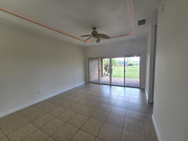 Building Photo - 1033 Coronado Ct