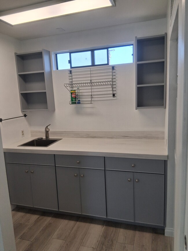 Building Photo - 1800 Viola Pl