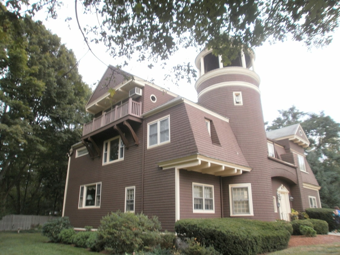 172 Chestnut St Unit 13, North Andover, MA 01845 Room for Rent in