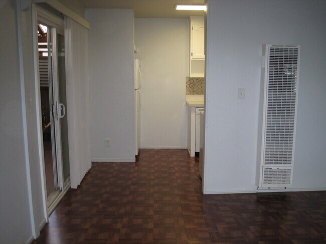 Building Photo - 344 W Highland Ave
