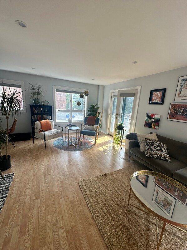 Foto principal - 165 Cottage St