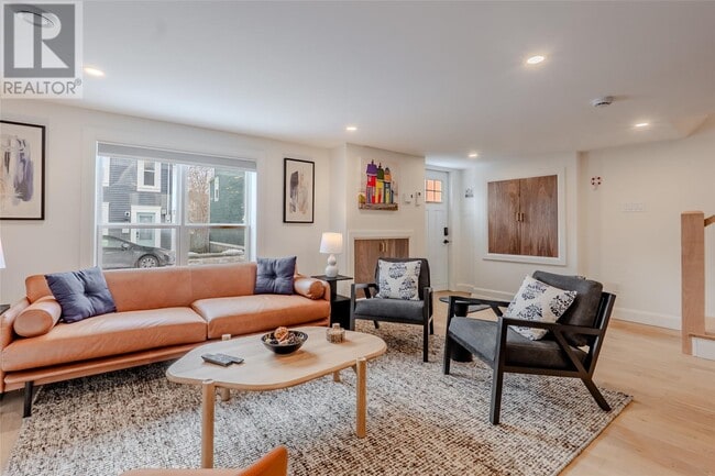 Building Photo - 22 Bond St