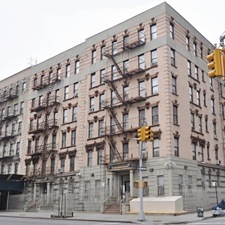 Primary Photo - 165 Manhattan Ave