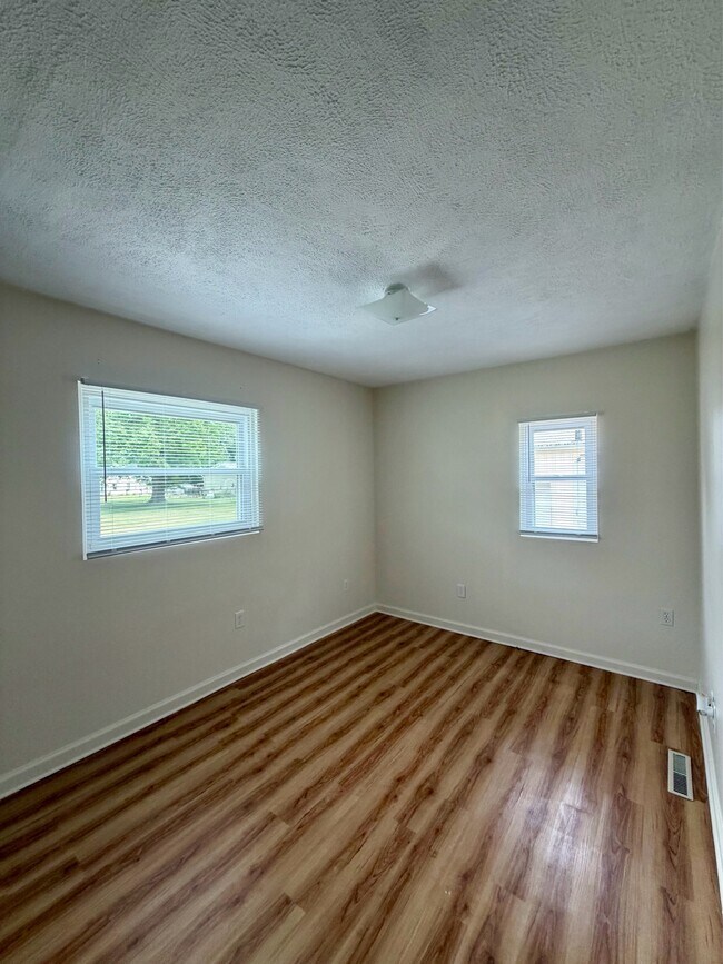Building Photo - 721 Lee Ave