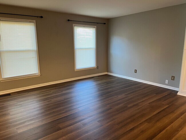 Foto del edificio - 5912 Pine Tree Ct