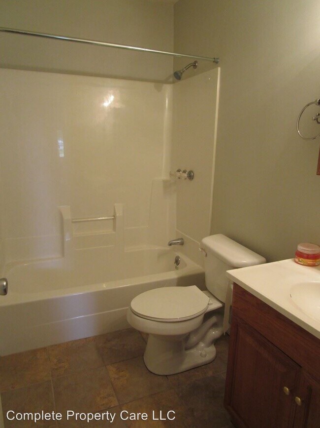 Building Photo - 3 br, 1.5 bath House - 1601 E Dartmouth Ave