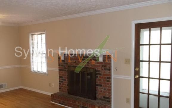 Foto del edificio - 335 Sharon Dr