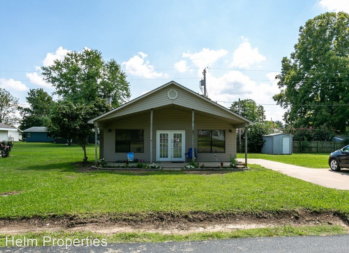 2 br, 1.5 bath House 706 West Johnson House Rental in Stilwell, OK