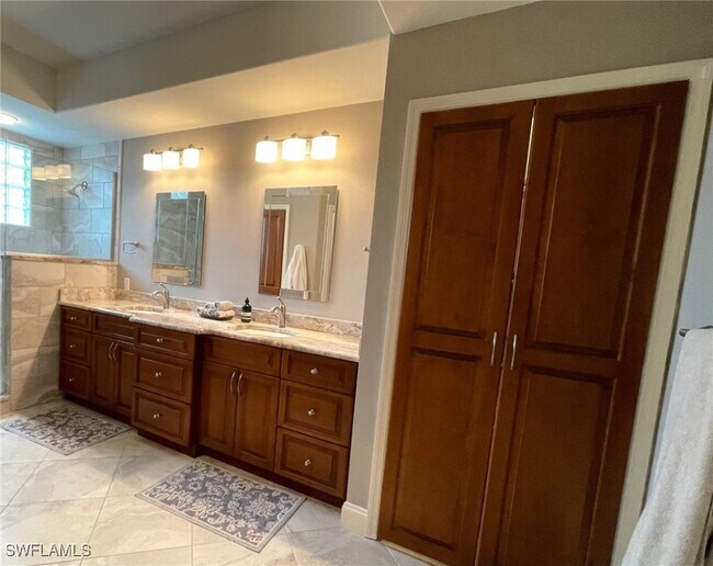 Building Photo - 9201 Bayberry Bend