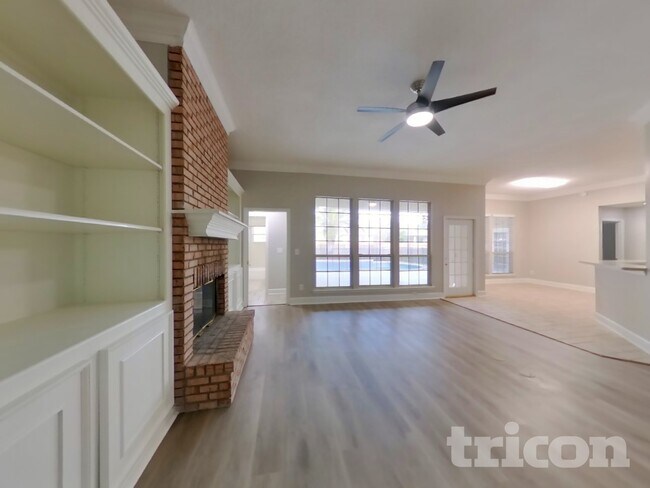 Foto del edificio - 1137 Hideaway Dr N