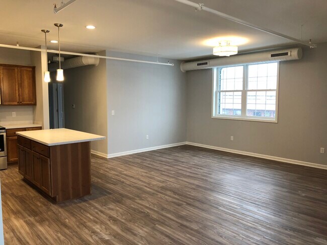 Foto del edificio - 473 Aurora St