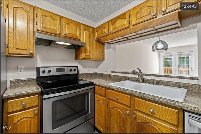 Foto del edificio - 4658 Fawnbrook Cir