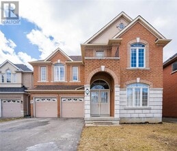 Building Photo - 8 Harlequin Ct