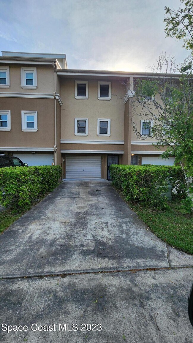 5079 Riveredge Dr, Titusville, FL 32780 Townhome Rentals in