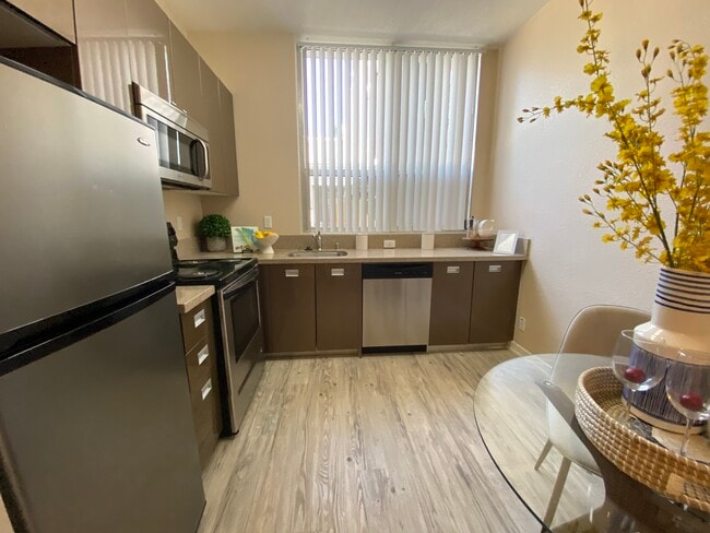 1 Bed 1 Bath - University Village