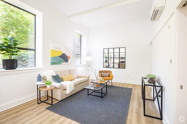 1BR, 1BA - One Hundred Avon