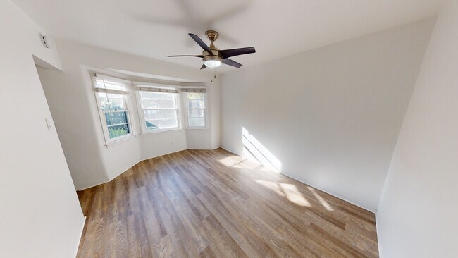 Foto del edificio - 14651 Magnolia Blvd