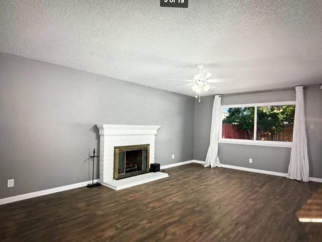 Building Photo - 1330 N Winery Ave