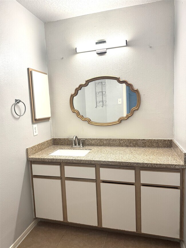 Building Photo - 5615 Darby Sq Trl