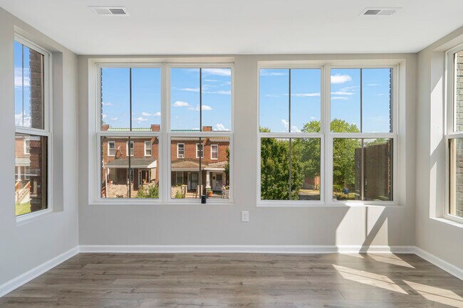 Living Room - 2601 Quantico Ave