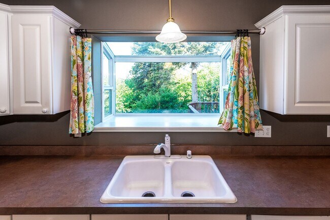 Building Photo - 5423 Cape Seville Drive