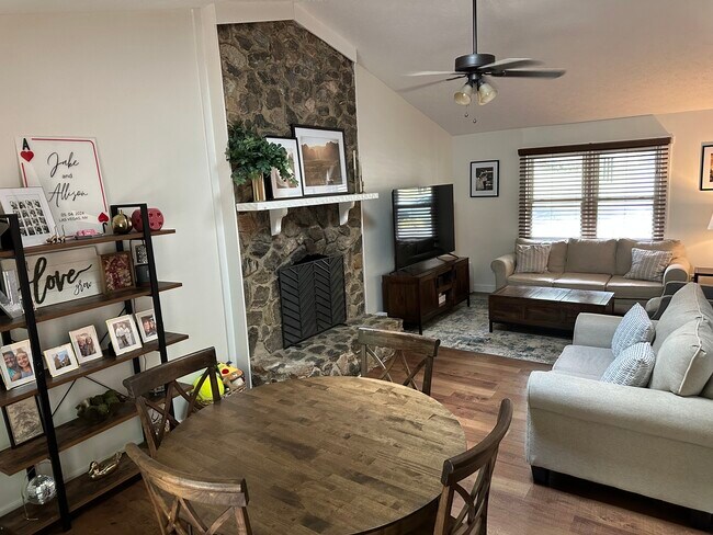 Building Photo - 7412 Newbys Ct