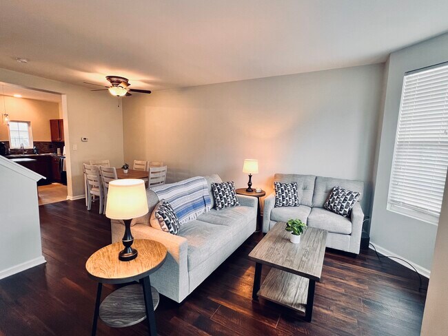 Foto del edificio - 4148 Strawbridge Ct