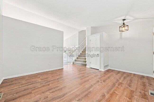 Building Photo - 16041 Bluebonnet Dr