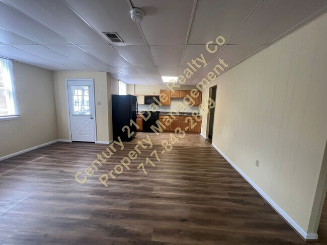 Foto del edificio - Very Spacious First Floor 2 Bedroom in Dov...