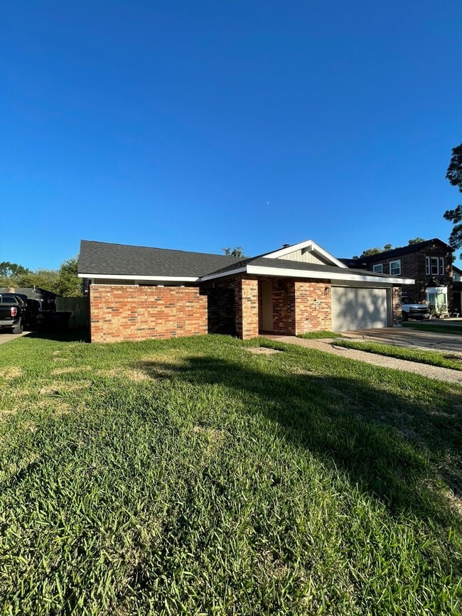 Foto del edificio - 13122 Stillington Dr