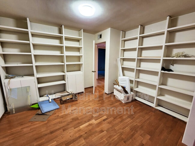Building Photo - 11323 Tribuna Ave