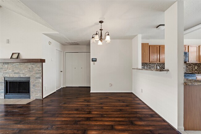 Foto del edificio - 806 N Willow Dr