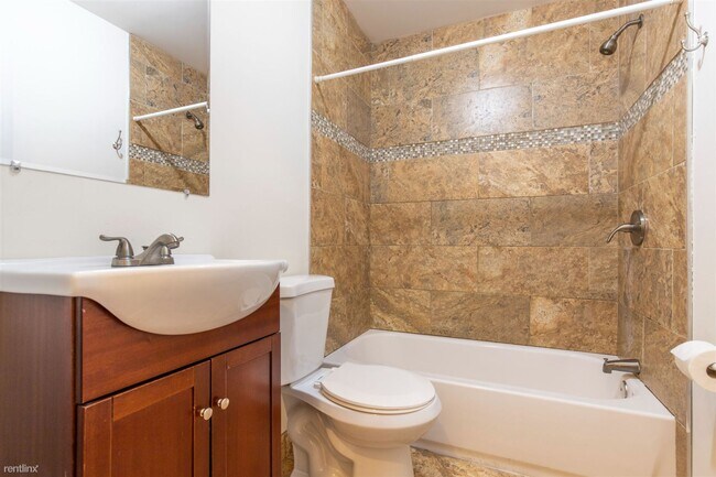 Foto del edificio - 4 br, 2 bath Duplex - 1822 WILLINGTON ST U...