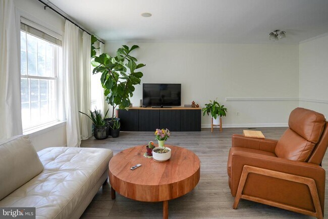 Foto del edificio - 4658 Hummingbird Ln