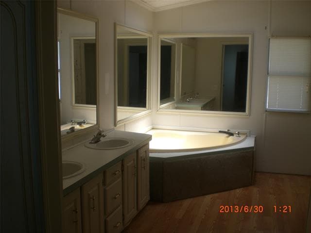 Foto del edificio - 5785 Kimber Ln