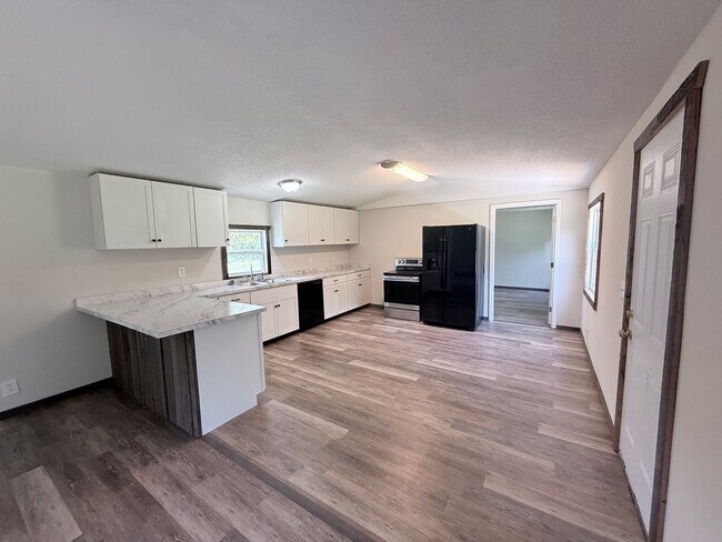 Foto del edificio - Fully Remodeled 3 Bedroom, 2 Bath Home in the Country – Versailles, KY