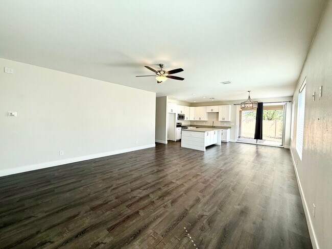 Foto del edificio - 4 bedroom home in Highlands Ranch!