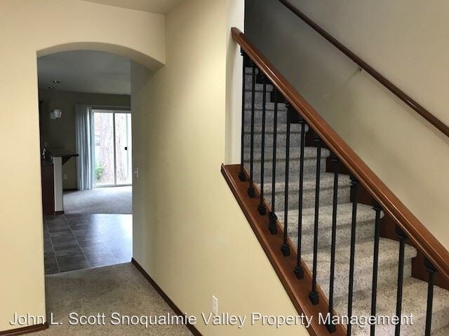 Foto del edificio - 3 br, 2.5 bath House - 101 W 6th Street