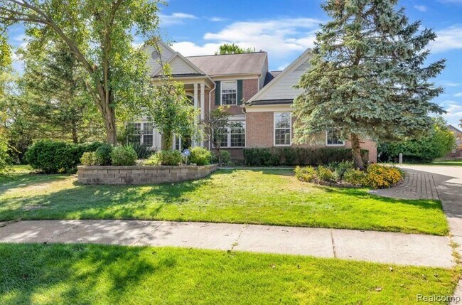 Foto del edificio - 203 Falling Brook Dr