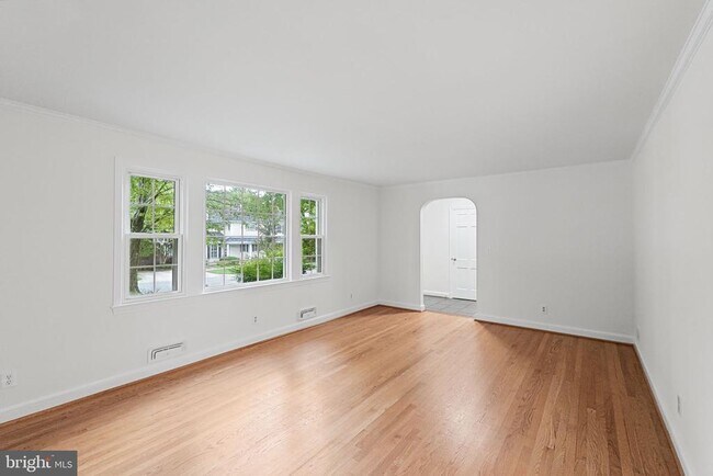 Foto del edificio - 5625 Ogden Rd