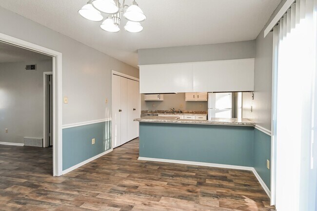 Foto del edificio - 4332 Thistleway Dr