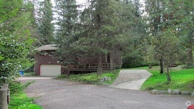 Building Photo - 215 Emerald Dr